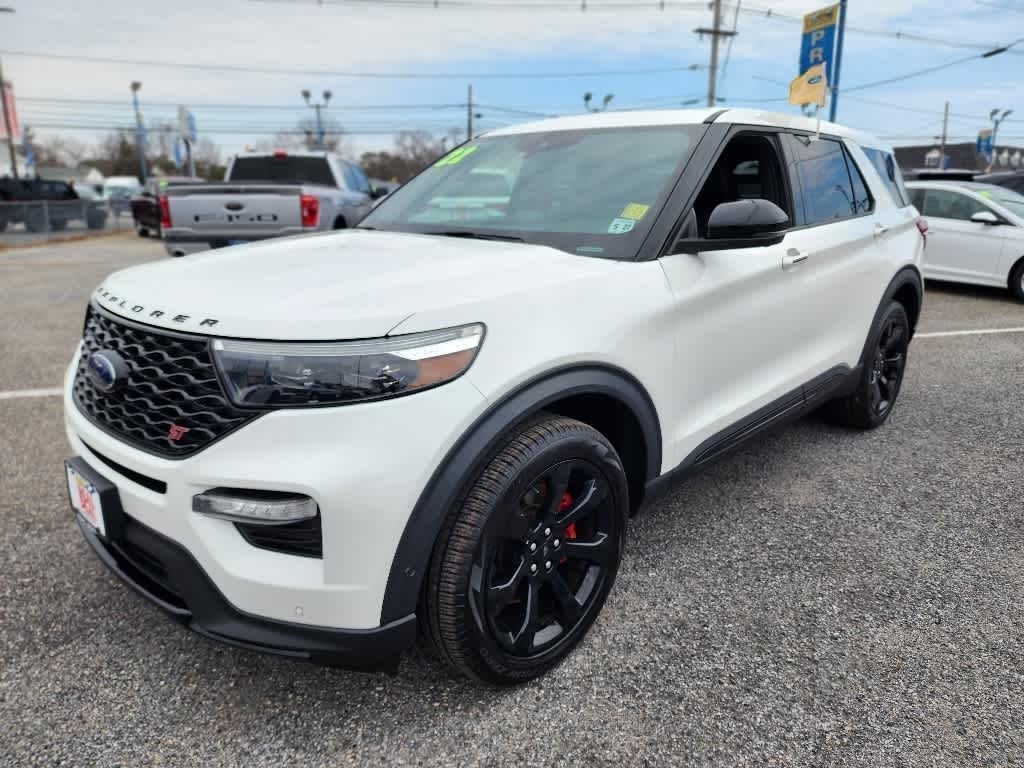 Ford Explorer at Larson Ford