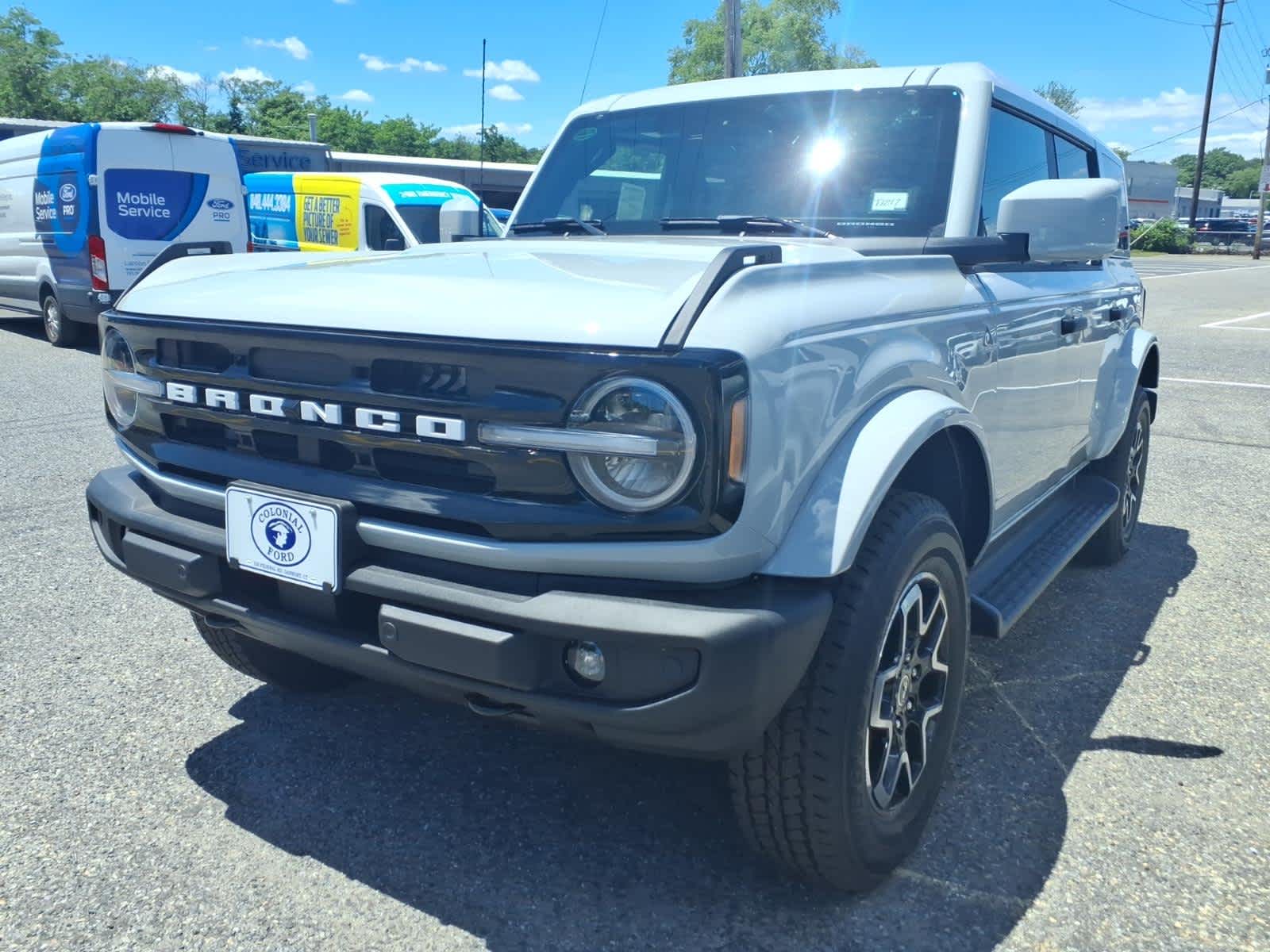 2026 Ford Bronco Outer Banks