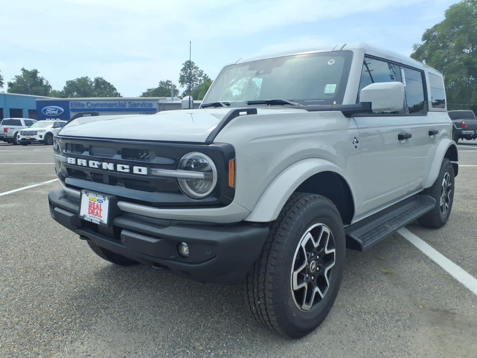 2026 Ford Bronco Outer Banks