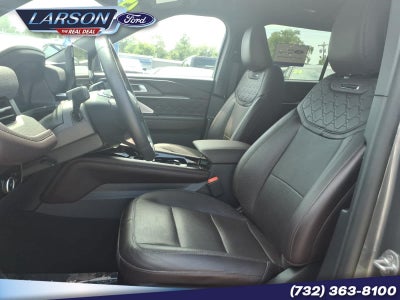 2025 Ford Explorer Platinum