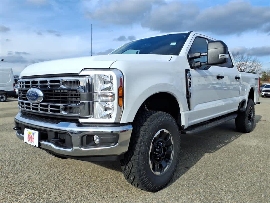 2026 Ford Super Duty F-350 SRW F-350® XLT