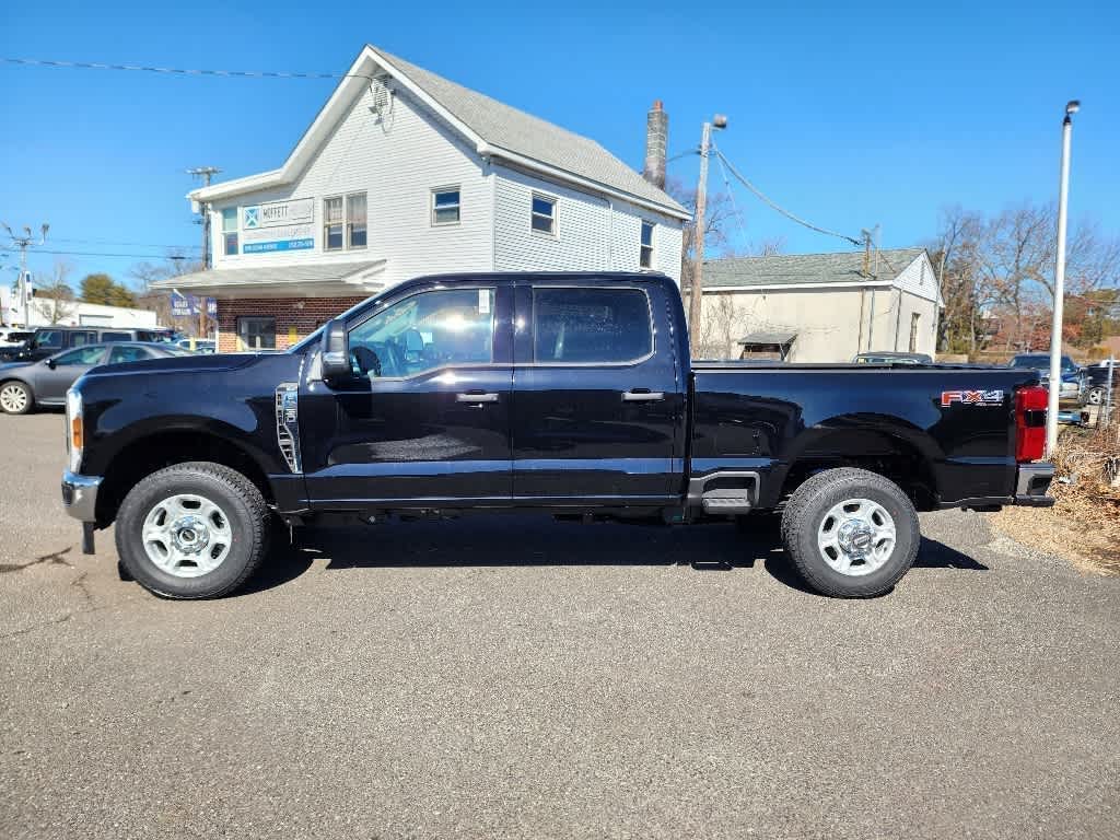 2025 Ford Super Duty F-350 SRW XLT