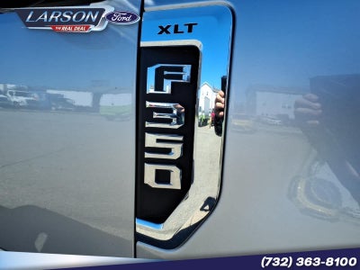 2022 Ford Super Duty F-350 SRW Pickup XLT
