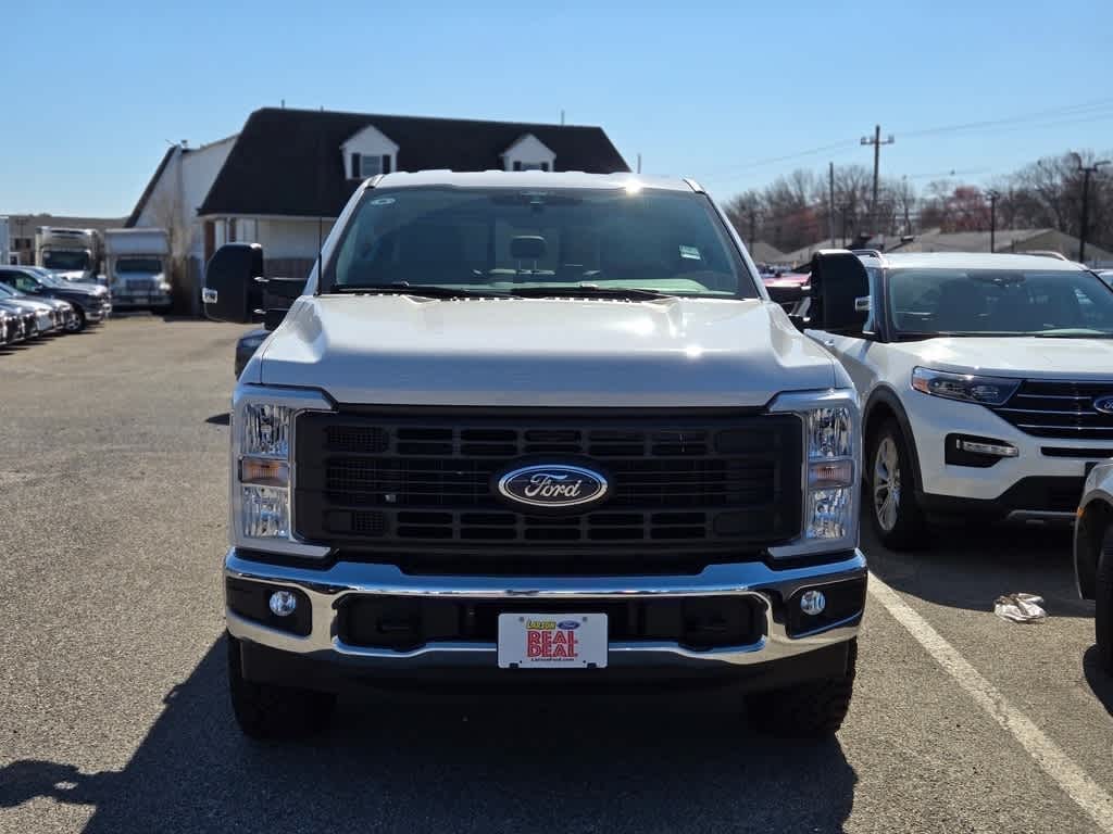 2025 Ford Super Duty F-350 SRW XL