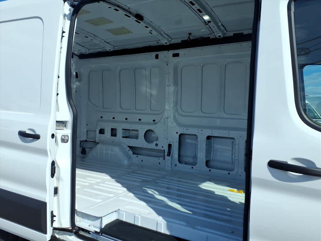2026 Ford Transit Cargo Van Base