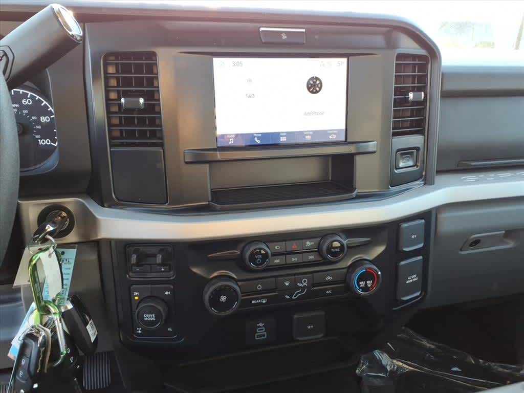 2026 Ford Super Duty F-350 SRW F-350® XLT